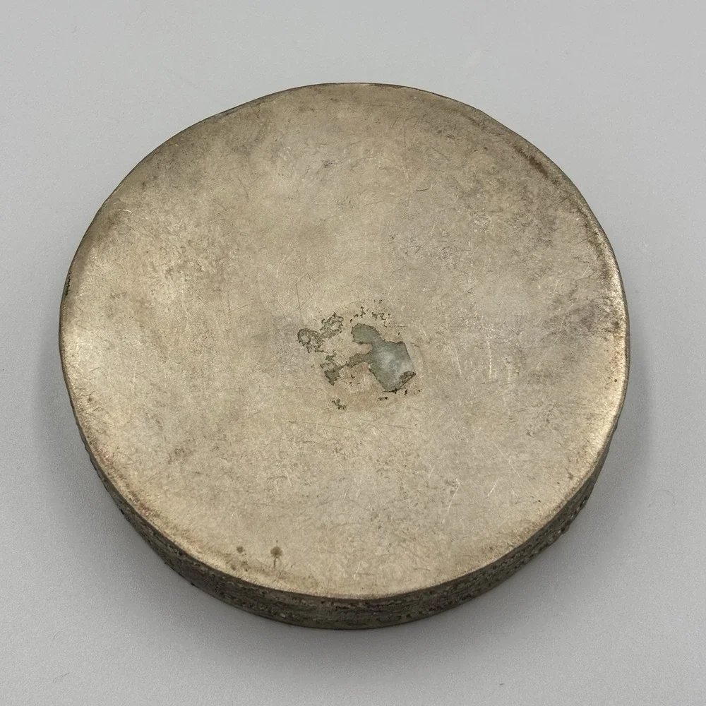 Vintage Metal Silver Tone Jewelry Trinket‎ Pill Box Oriental Etched